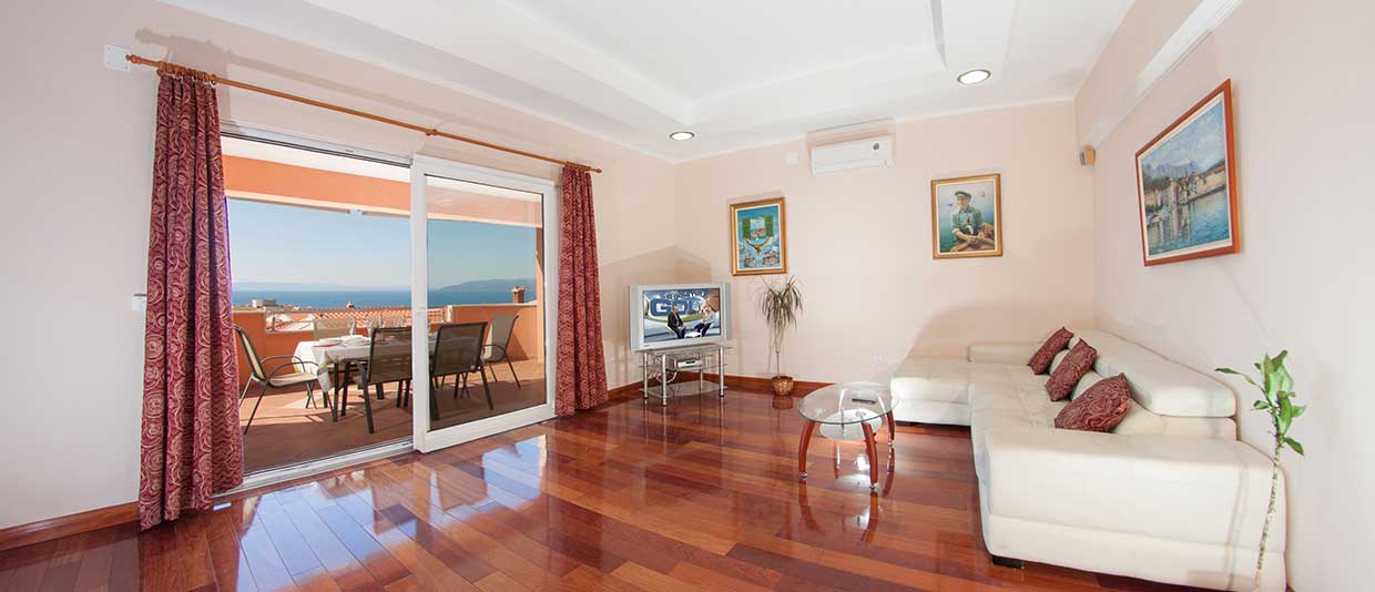 Private Apartments Makarska close to the beach