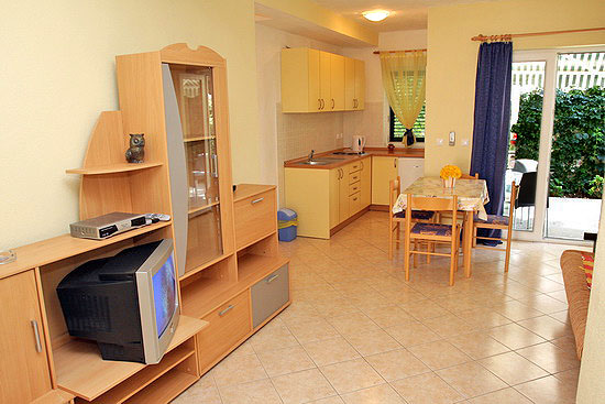 apartmani bekavac makarska  naslovna fotografija