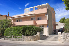 Apartments near the beach in Makarska - Apartments Bagaric