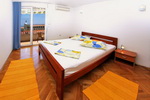 Private apartments to rent in Makarska