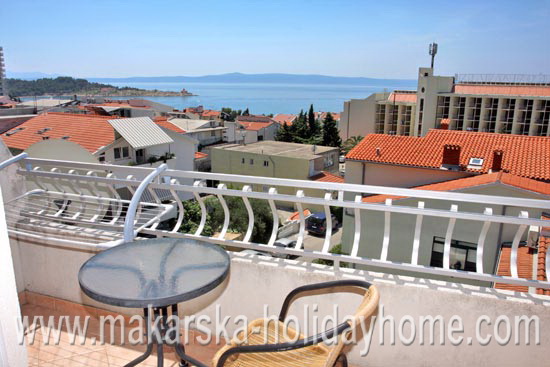 Private apartments to rent in Makarska