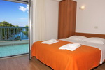 Makarska apartment on the beach for 8 persons - Apartments Plaza