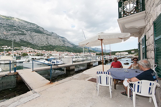 Luxury private apartments in Makarska