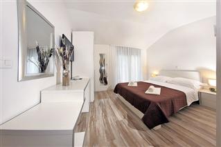 Beach Rooms in Makarska Croatia - Apartments Plaza