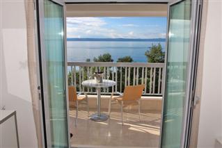 Beach Rooms in Makarska Croatia - Apartments Plaza